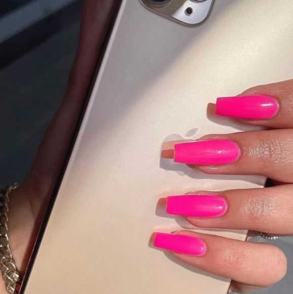 Barbie Hot Pink Press On Nails - Picture 2 of 4